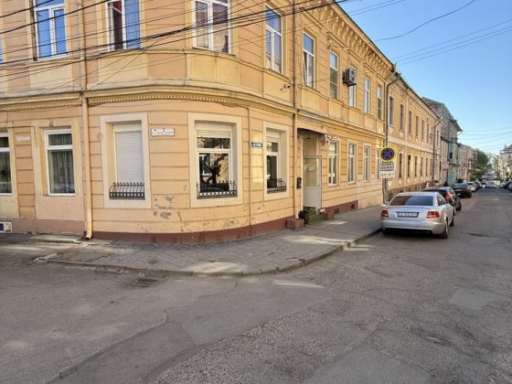 Продаж 2-х кімнатної квартири, по вул. Григорія Сковороди 2. Чернівці