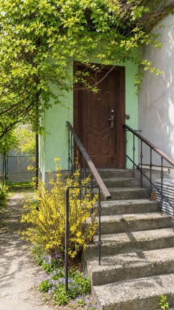 2 кімнатна в особняку, вул. Л. Кобилиці - фото 1