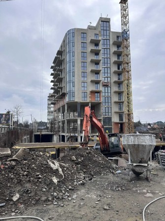 Продається стильна 3-кімнатна квартира в Ужгороді - фото 1