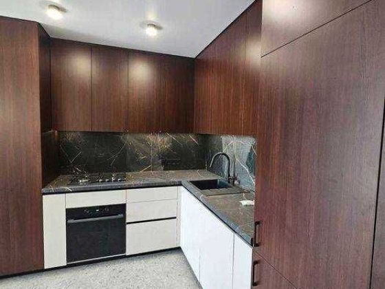 Продається дуже простора 2-кімнатна квартира у ЖК В4.