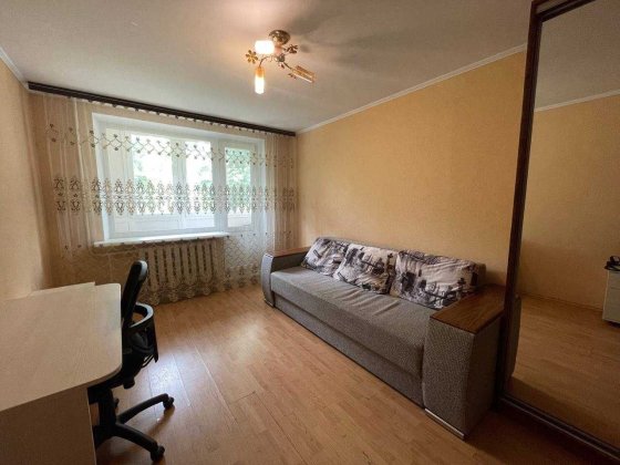 Продаж 2к квартира Вишенька просп. Космонавтів купити двокімнатну квартиру