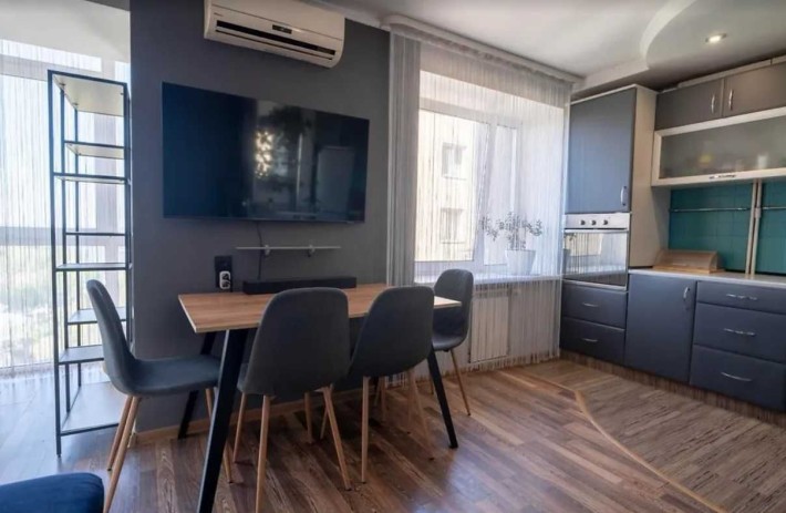 продаж квартири у центрі Вінниці цегла АГВ ремонт меблі гараж - фото 1
