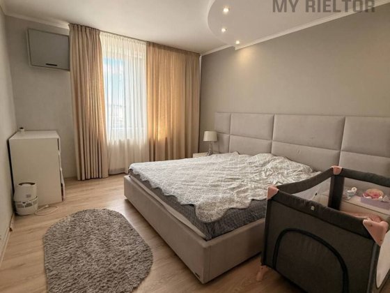 Продаж трикімнатної квартири по пров.Шевченка