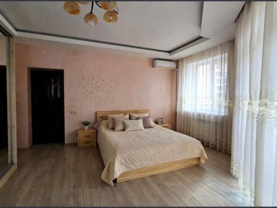 Простора 2-кімнатна квартира 90 м² біля парку Боздош | Газове опалення