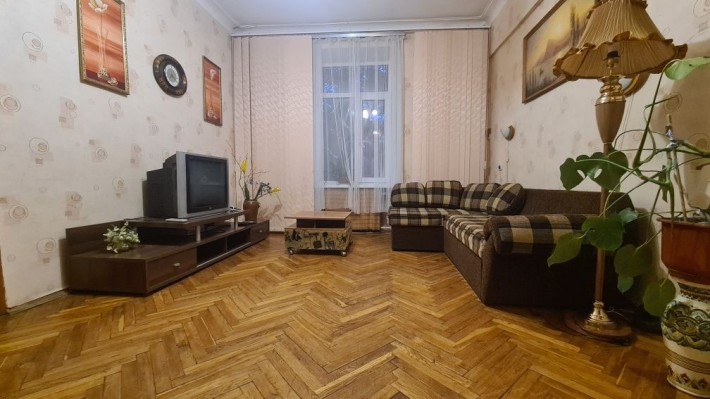 Продам  3-кімнатну квартиріу - фото 1