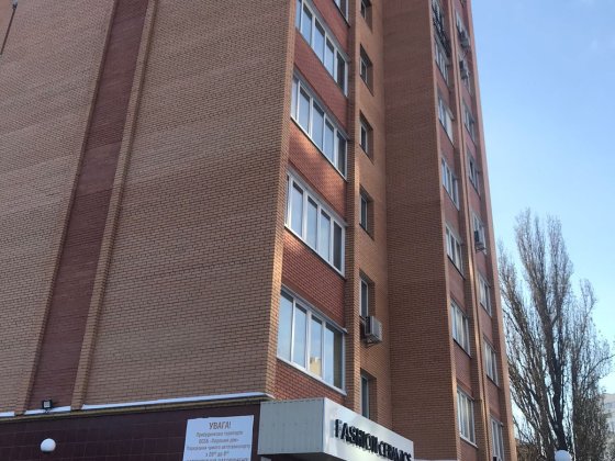 Продаж просторої квартири в гарному будинку в центрі Чернігова!! Чернигов