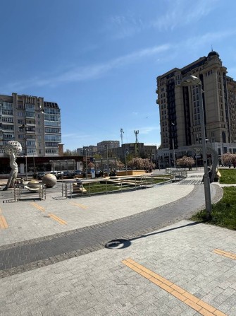 Подається 3-х кімнатна квартира на Космонавтів - фото 1