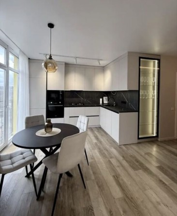 Продаж дизайнерської новобудови в самому центрі міста - фото 1
