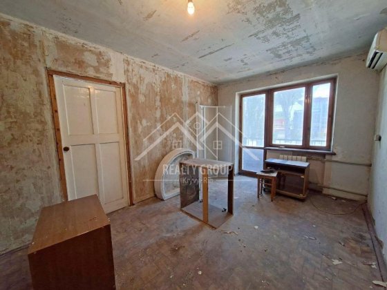 Продаж 2-к квартири під ремонт | Соцмісто | 2 поверх | пр-т Металургів Кривой Рог