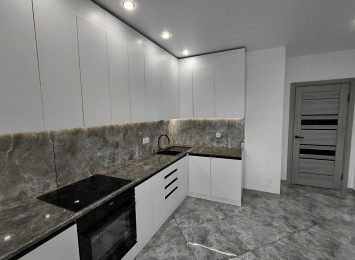 Шикарна 1кім кв з великою кухнею 12кв.м ціна 78 500$ - фото 1