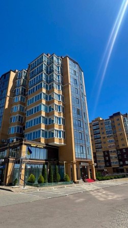 Простора 2-кімнатна квартира в зданій НОВОБУДОВІ - фото 1
