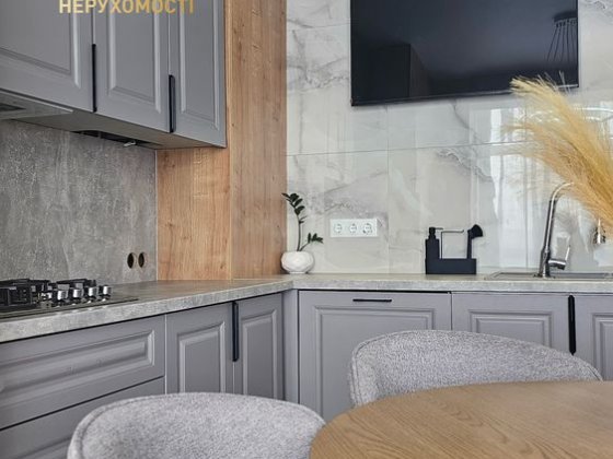 2-кімнатна дизайнерська новобудова 70 м² | Миколаївська | Гардеробна