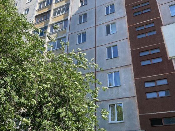 Продається 4 кімнатна квартира  ЮТ