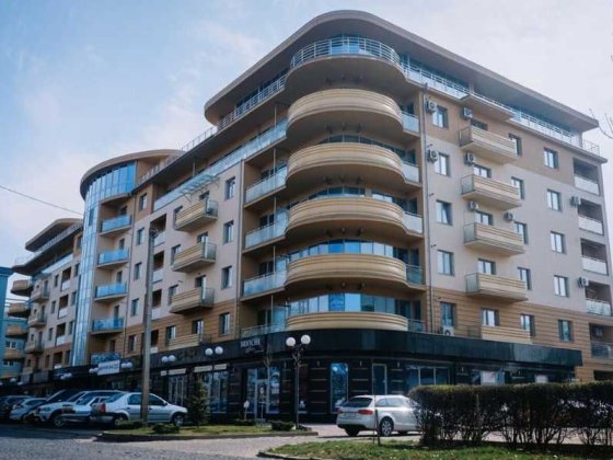 Продається 1,5 кімн .квартира на Слов"янській набережній  за гот.Ужгород!