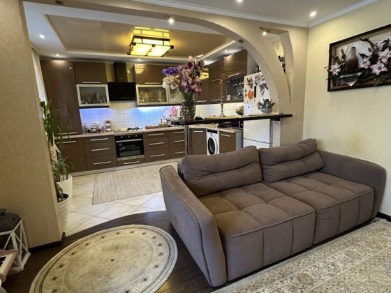 Продам 3-кімнатну дворівневу квартиру 95 м² у районі Академічний Винница