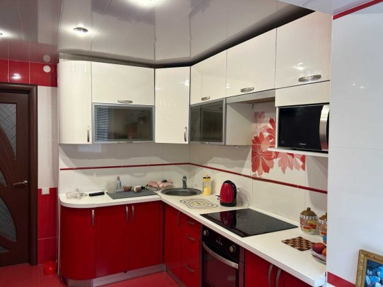 Продам шикарную просторную 3-х комнатную - 80 м.кв. Чебаторёва! Дніпро