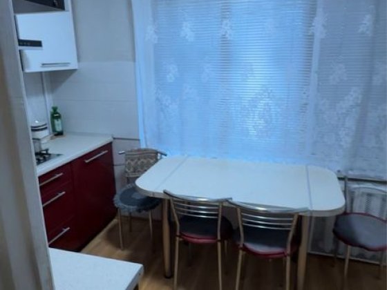 Продам трехкомнатную квартиру Пески Запоріжжя