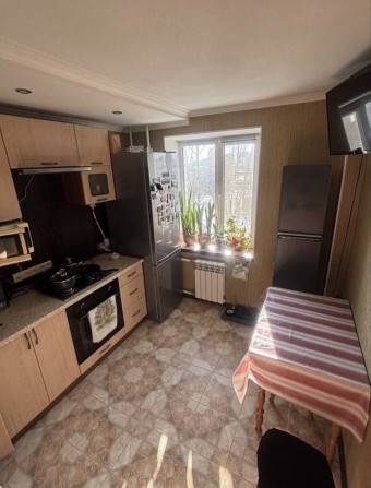 Продаж 1-к квартири 39 м² з ремонтом та меблями - фото 1