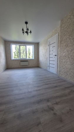 Продам 1 кім квартиру 6/9 з капітальним ремонтом - фото 1