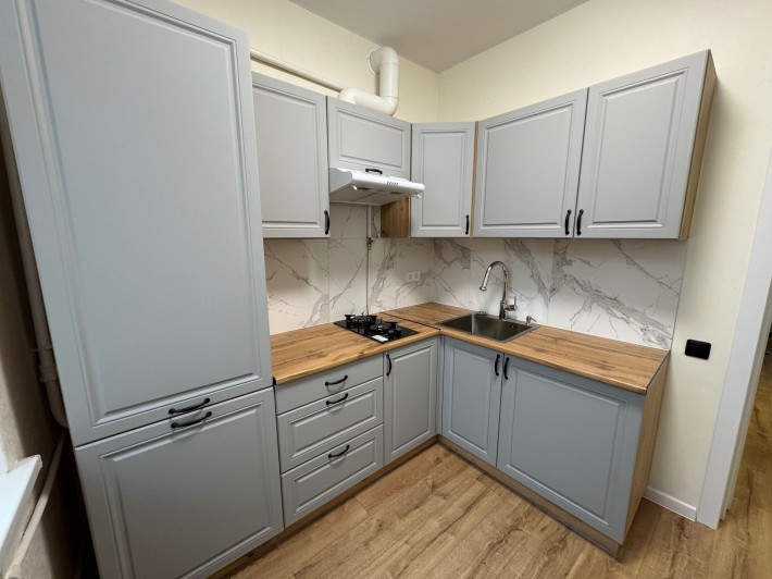 Продам 2-кімнатну квартиру в центрі міста  вул. Грушевського, 5/7 - фото 1