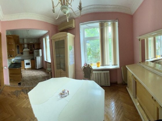 Від ВЛАСНИКА. СРОЧНО Продам  5 кімнатну кв  у центрі, пр.Маяковського. Запорожье