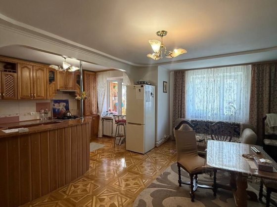 Продам Великогабаритну Квартиру ! АГВ