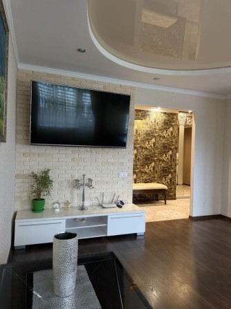 Продам стильну 3 кімнатну квартиру - фото 1