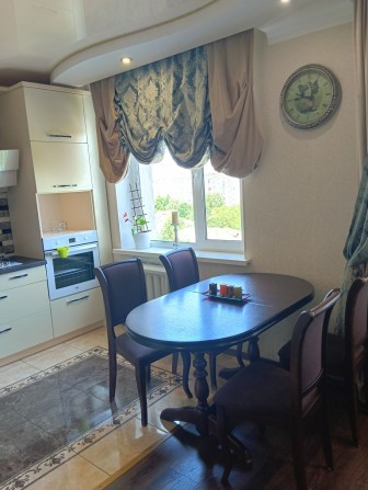 Продам квартиру в центрі з ремонтом, меблями - фото 1