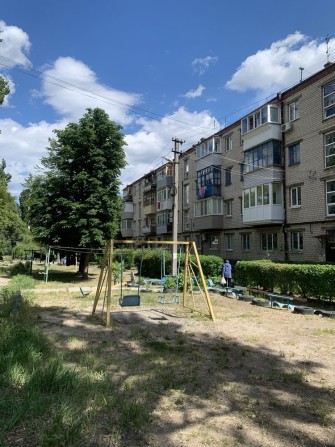 Продам 3х комн. квартиру в Приднепровске кирпичный дом 2/5 этаж - фото 1