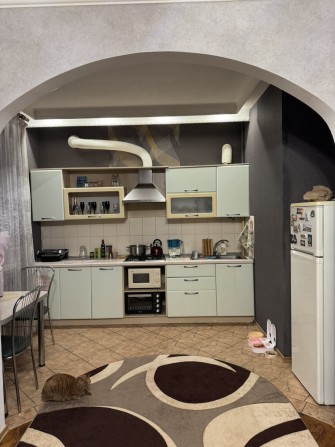 Продам БОЛЬШУЮ 2-х ком.кв! Р-н Нагорный - фото 1