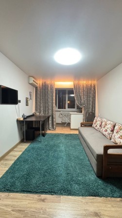 Продам 2-кімнатну квартиру ж/м Перемога-6, Набережна Перемоги 140 - фото 1