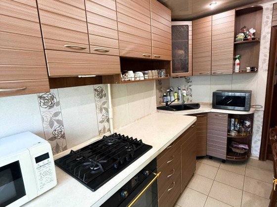 Продаж 2к квартири вул. Янтарна, ТРЦ Караван лівий берег калинова