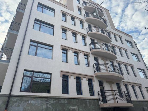 Центр. Продаж квартири з терасою. Новобудова. Газове опалення Днепр