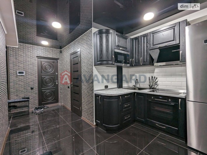 Продаж 3-к квартири Незалежної України 39Г - фото 1