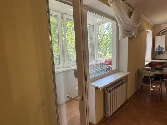 Продам 2-х  Центр проспет Поля/ Кирова, низ с ремонтом Дніпро