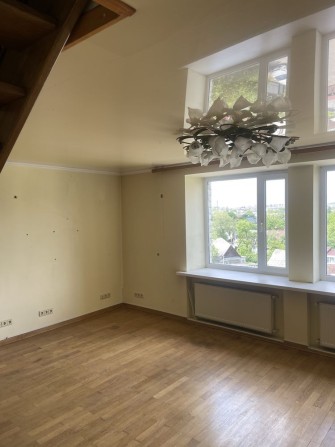 Продам дворівневу квартиру з автономним опаленням - фото 1