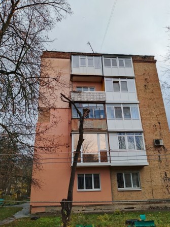 Продам 2 кімнатну квартиру по вул Френчка 27 к2 - фото 1