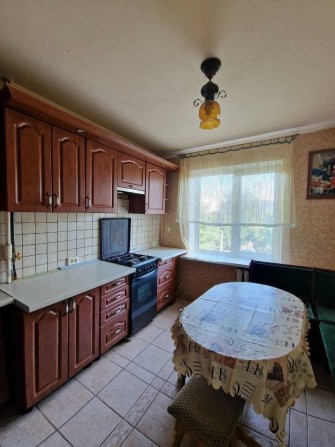 Продам 3-комнатную квартиру на комфортном 4 этаже 9-этажного дома. - фото 1