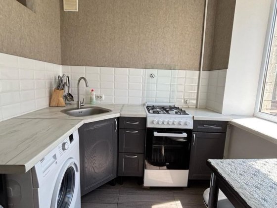 Продаж 2-кімнатної квартири с гаражем, вул. Чумаченка