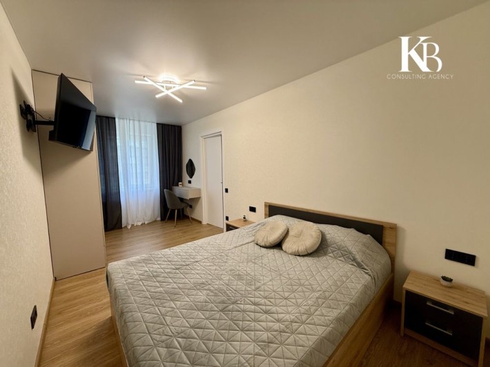 НОВЫЙ РЕМОНТ, Косиора, Калиновая, продам 2 ком квартиру - фото 1
