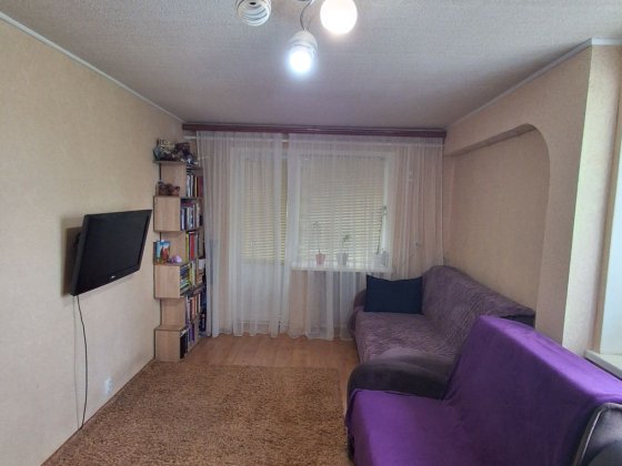Продам 1 кімнатну квартиру на Новомиколаївці