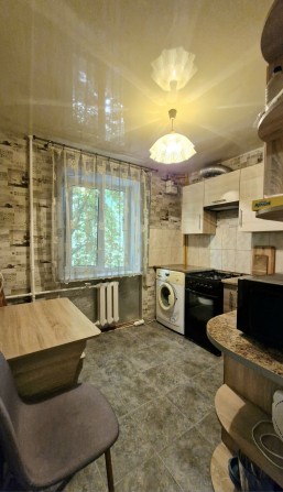 Продам 3-комн. квартиру на Сталеваров. 3-й этаж. Полностью укомплектована - фото 1