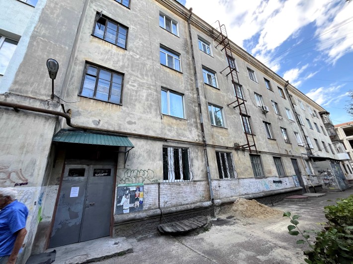 Продаж квартири в центрі Житомира навпроти Костела св. Йоана з Дуклі - фото 1