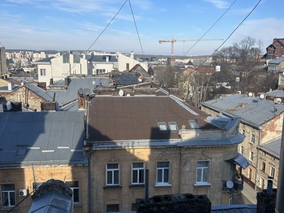 Квартира центр , є ліфт, на початку Богдана Хмельницького Львов