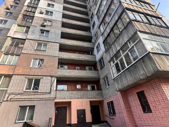 Продам 3к квартиру  Тополя-3, буд.19
