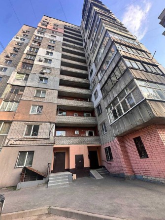 Продам 3к квартиру  Тополя-3, буд.19 - фото 1