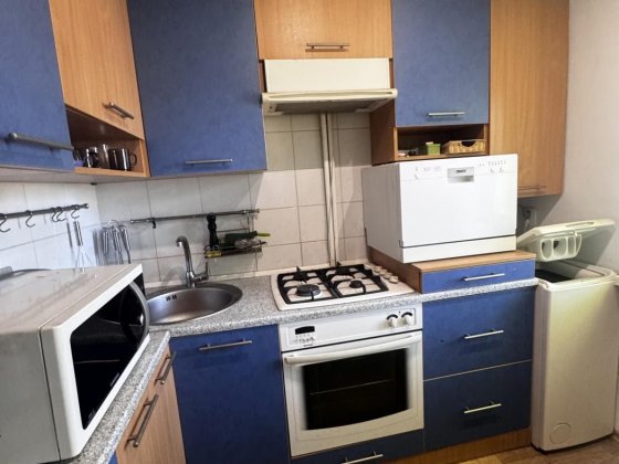Продам 2 кім.кв.проспект Богдана Хмельницького,Тітова