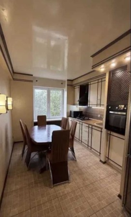 Продам уютную 3-комнатную квартиру на комфортном 7 этаже 9-этажного дома - фото 1