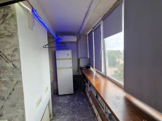 Продам 1 комнатную квартиру на Янгеля 12. Кирпичный дом.