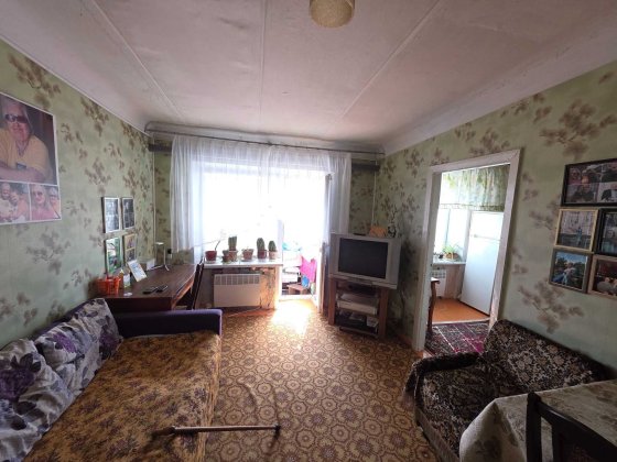 продам 3 к квартиру район м-н Робочий одяг (напроти дендропарку)